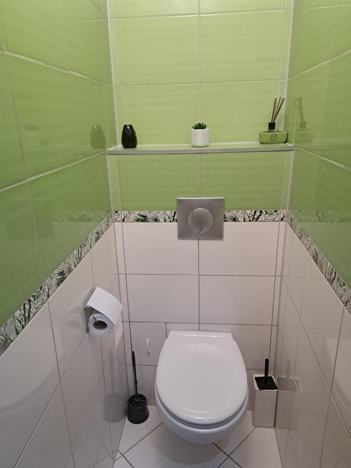 Apartment 3 *